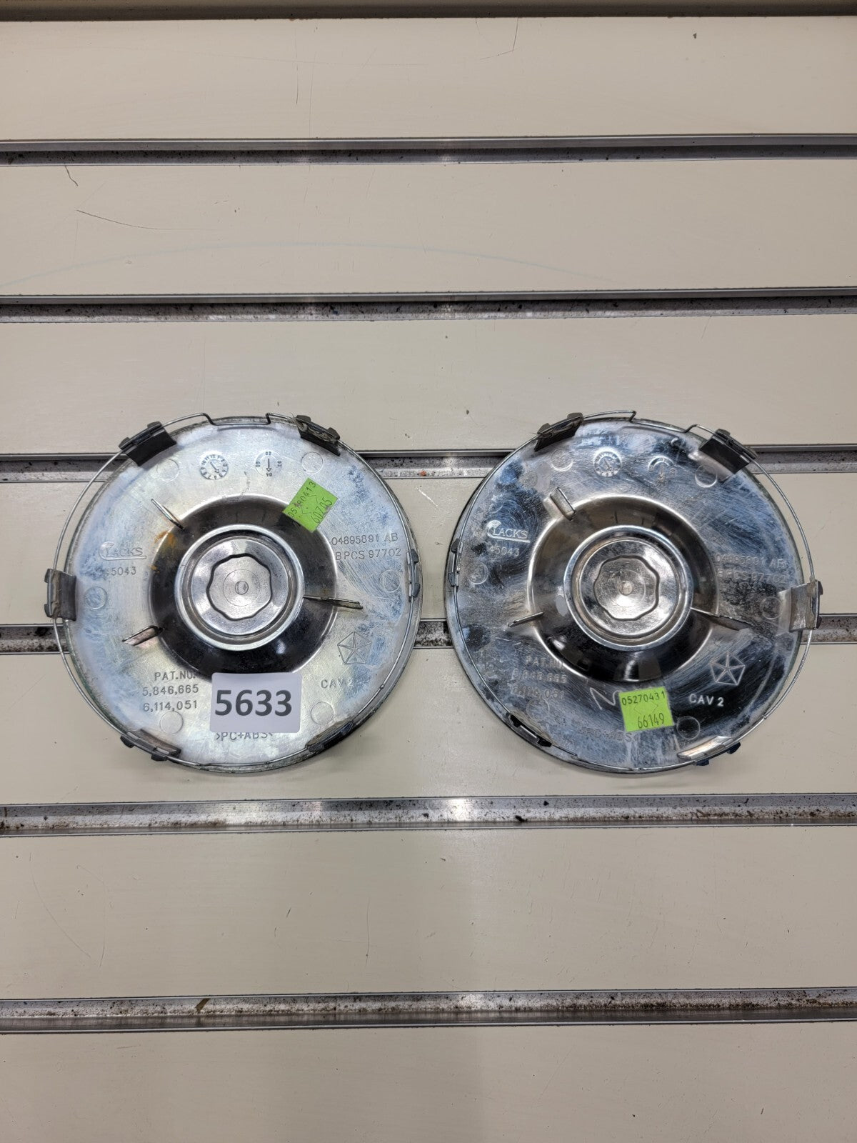 🔥2005-2006 CHRYSLER 300 CENTER HUB CAPS CHROME OEM