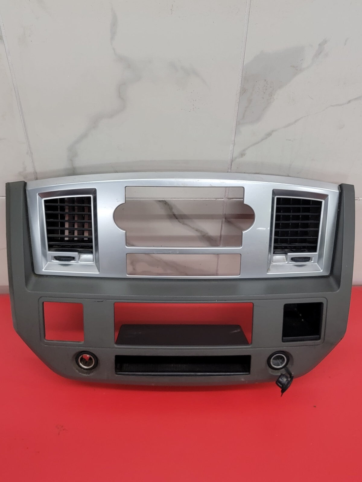 🔥06-08 Dodge RAM Dash RADIO Bezel Climate Trim Panel 🔴Storage SILVER v3 B11