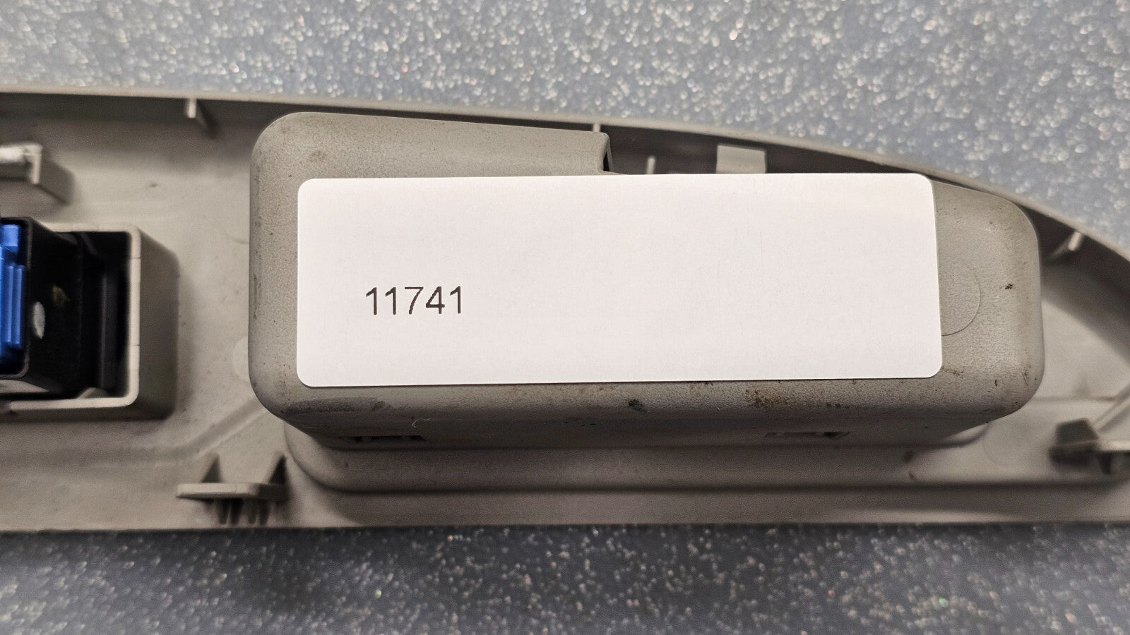 🔥03-08 Crown Victoria Rear Right Passenger Power Window Door Switch Gray