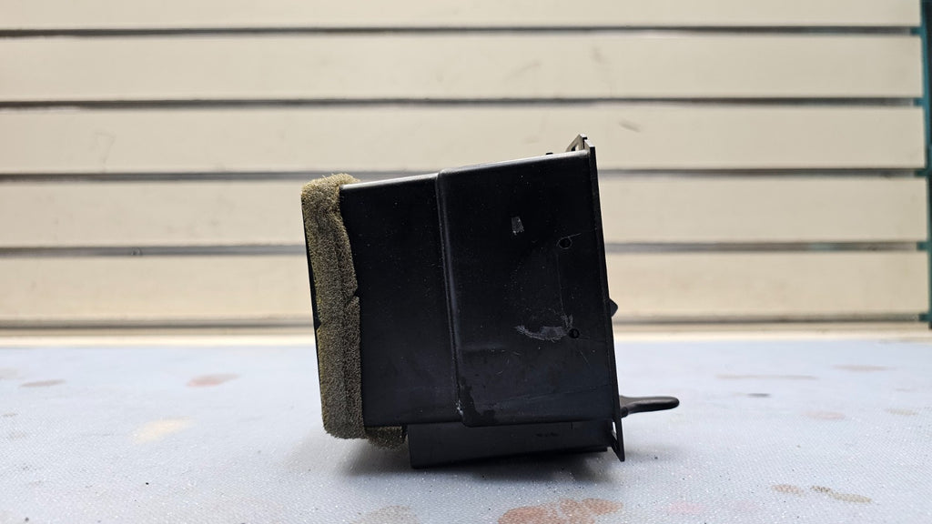 98-11 Grand Marquis Crown Victoria Dash Right Passenger AC Heater Air Vent Black