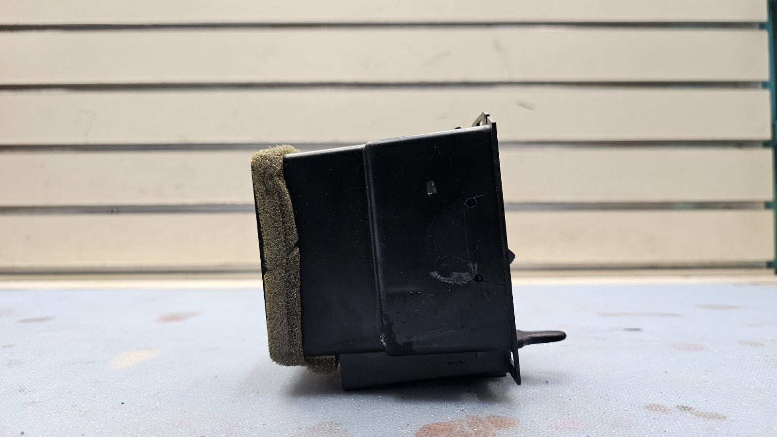 98-11 Grand Marquis Crown Victoria Dash Right Passenger AC Heater Air Vent Black