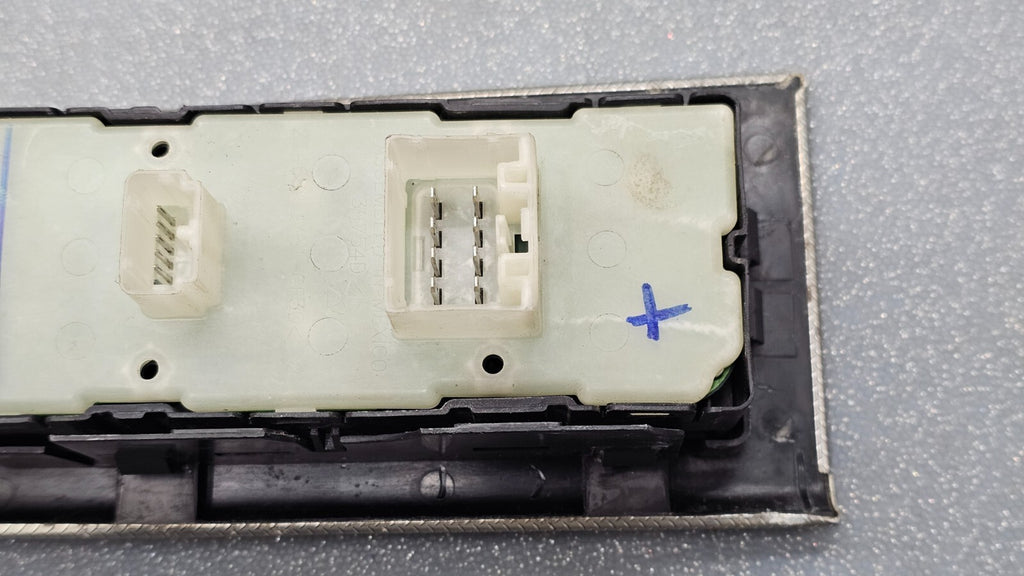 🔥05-10 Grand Cherokee Commander Left Diver Master Power Window Switch Silver