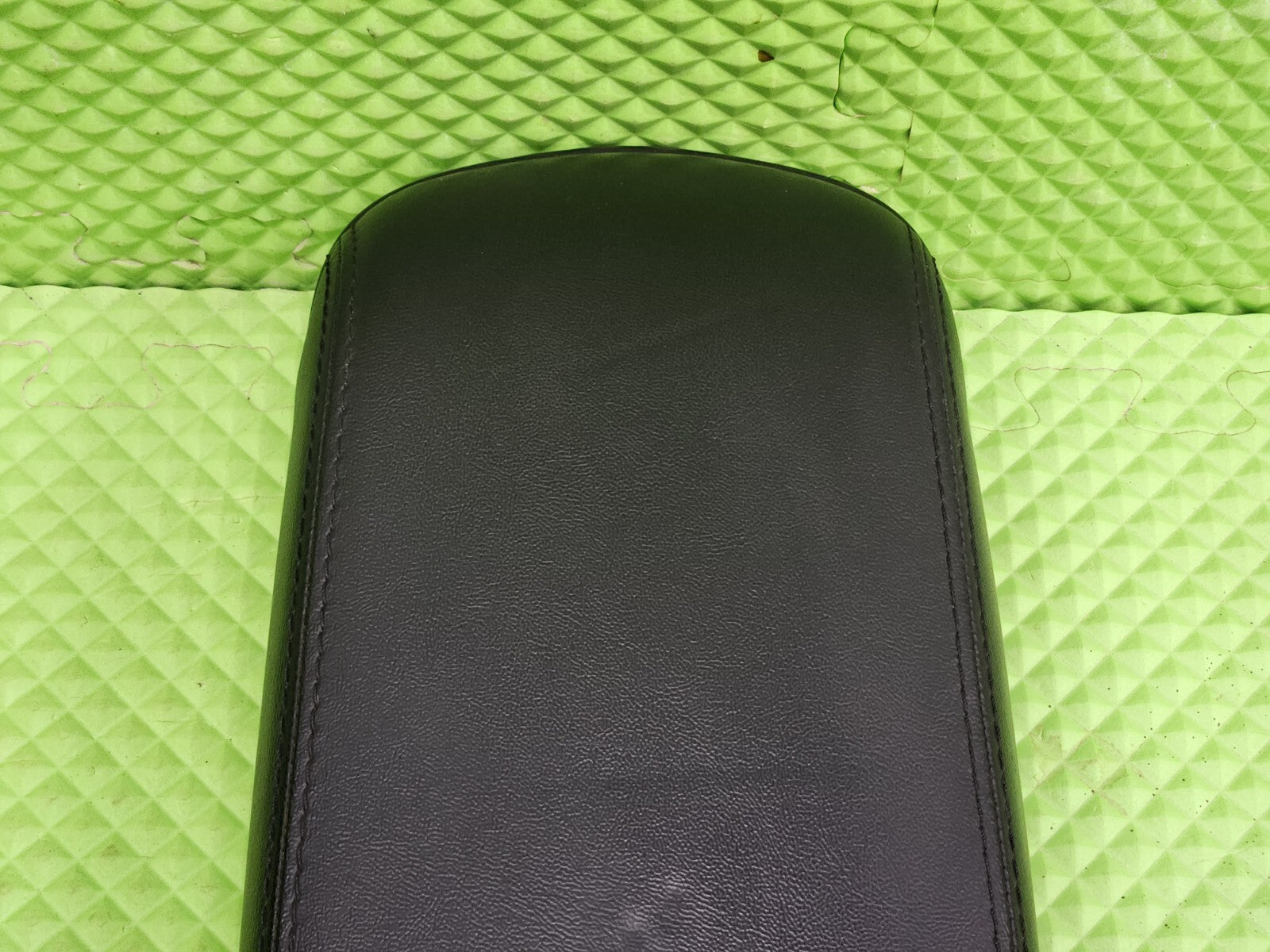 🔥2011-2014 CHRYSLER 200 DODGE AVENGER CENTER CONSOLE LID ARM REST BLACK