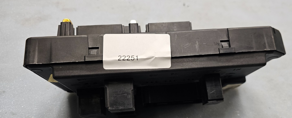 🔥2007 Commander Grand Cherokee Relay Fuse Box Body Control Module Junction Unit