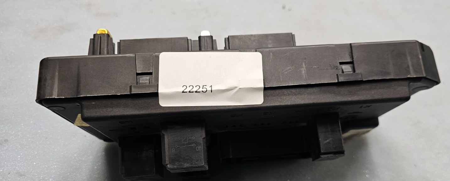 🔥2007 Commander Grand Cherokee Relay Fuse Box Body Control Module Junction Unit
