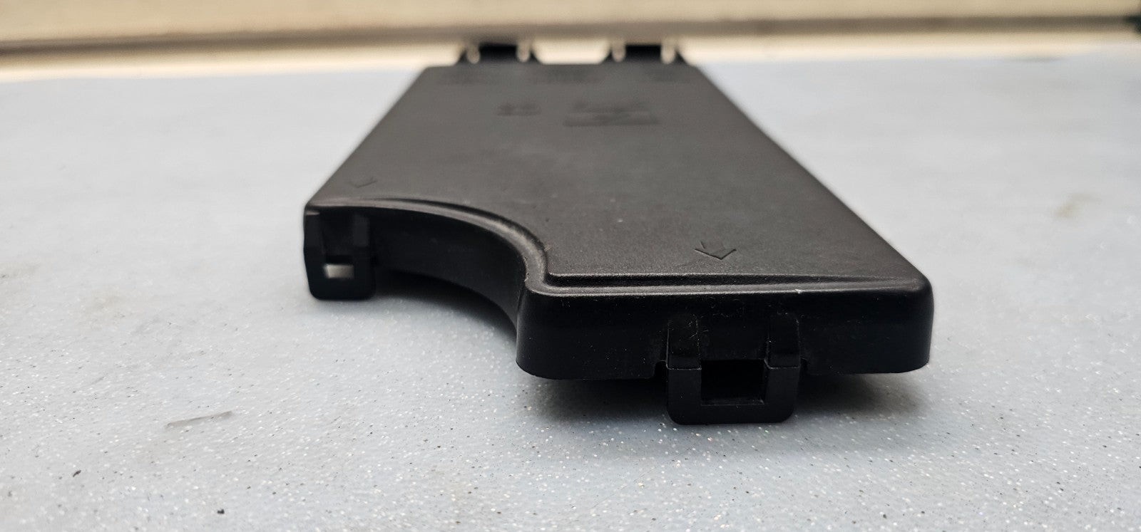 04-16 AVENGER SEBRING JEEP PATRIOT CALIBER Front Relay Engine Fuse Box Cover Lid