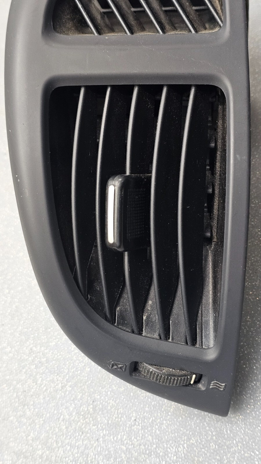 🔥10-13 KIA FORTE DASH LEFT DRIVER A/C AC AIR VENT HEATER PANEL ASSEMBLY BLACK