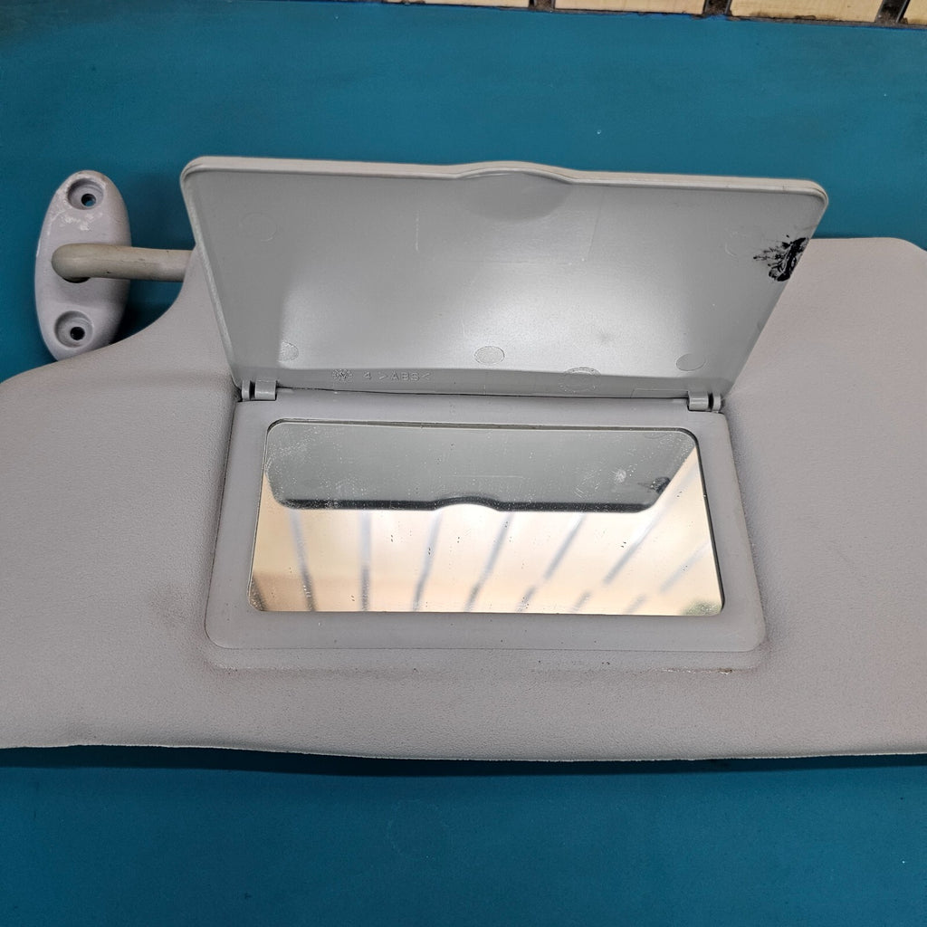 00-07 Ford Focus Driver Front Left Driver Cloth Sun Visor Sunshade W/Mirror Gray