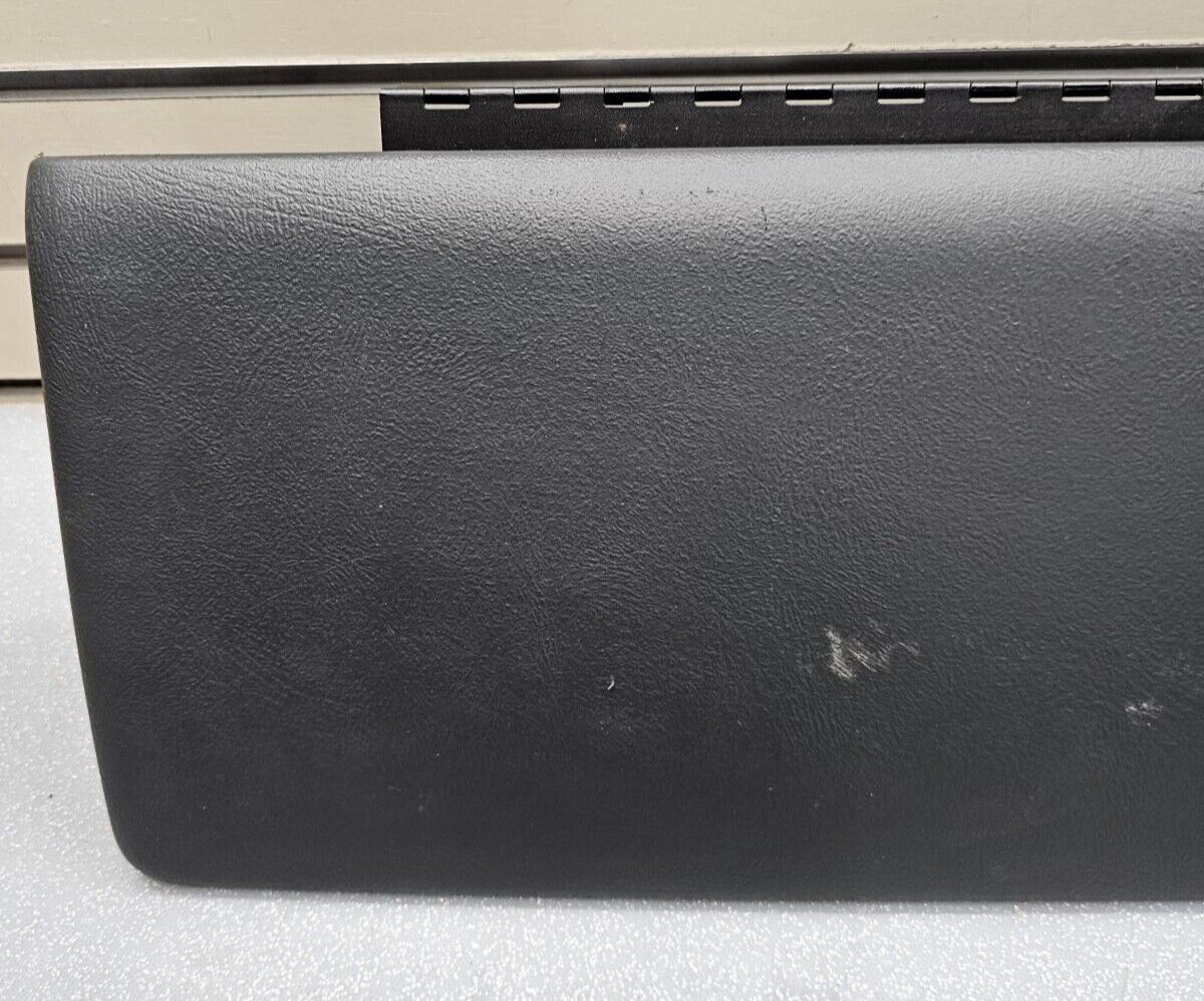 99-06 SILVERADO SIERRA Dash GLOVE BOX Storage Compartment Assembly DK GRAY G3