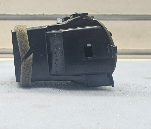 97-03 Ford F150 Expedition Center Dash Left Driver AC A/C Air Vent Heater BLACK
