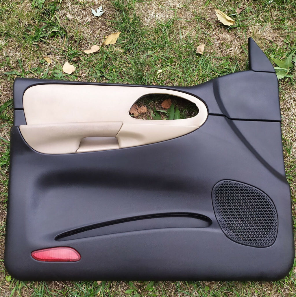 🔥2002-2009 CHEVY TRAILBLAZER Door Panel  Front LEFT Driver Armrest BLACK Tan D8