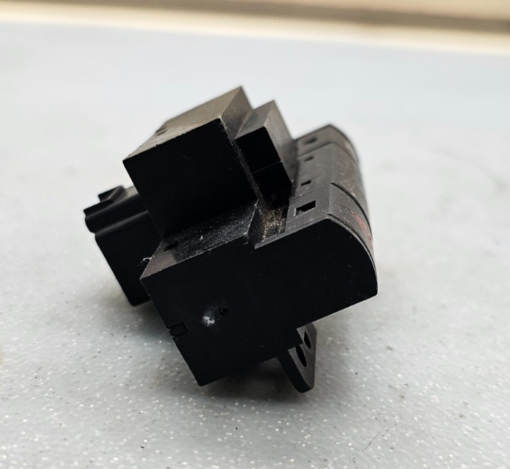 🔥05-10 Chrysler 300 Grand Caravan Hazard Warning Light Control Switch Black OEM