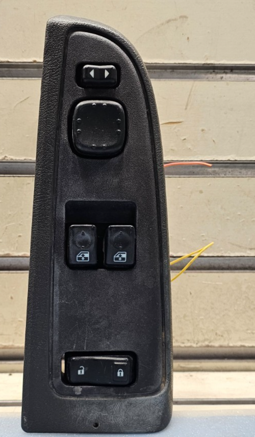 03-06 Silverado Sierra Power Left Driver Master Window Switch Assembly Black WS4