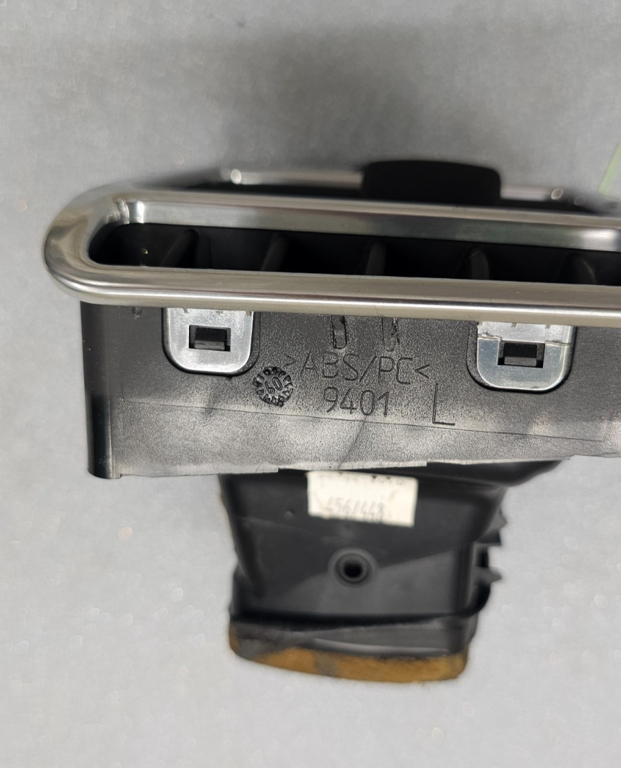 🔥13-19 Land Rover / Range Rover Front Right Dash Board A/C Vent, Silver
