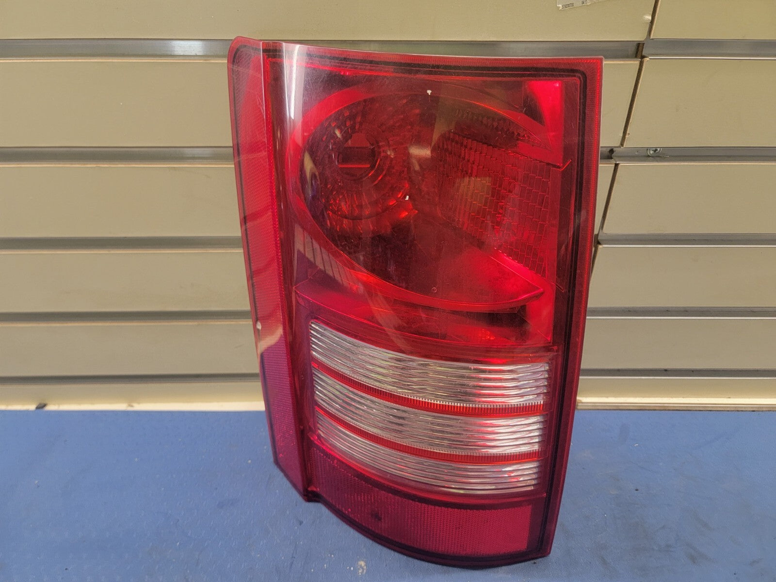 🔥2008-2010 CHRYSLER TOWN & COUNTRY LEFT DRIVER TAIL LIGHT REAR LAMP Assembly