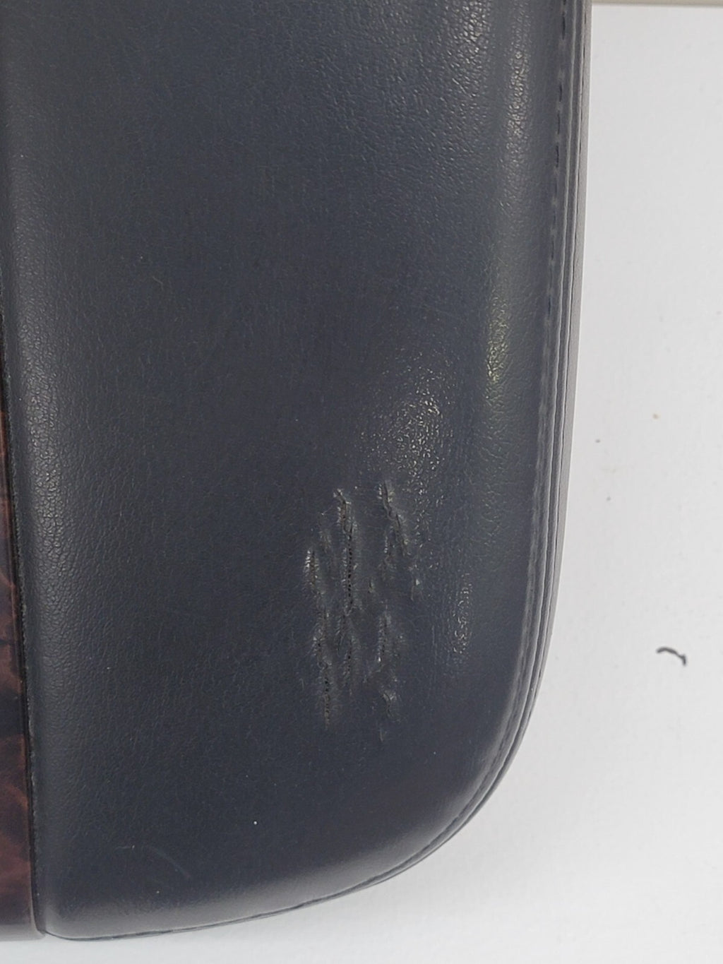 🔥07-14 Silverado Sierra Center Console Armrest Lid Leather Cover Assembly black