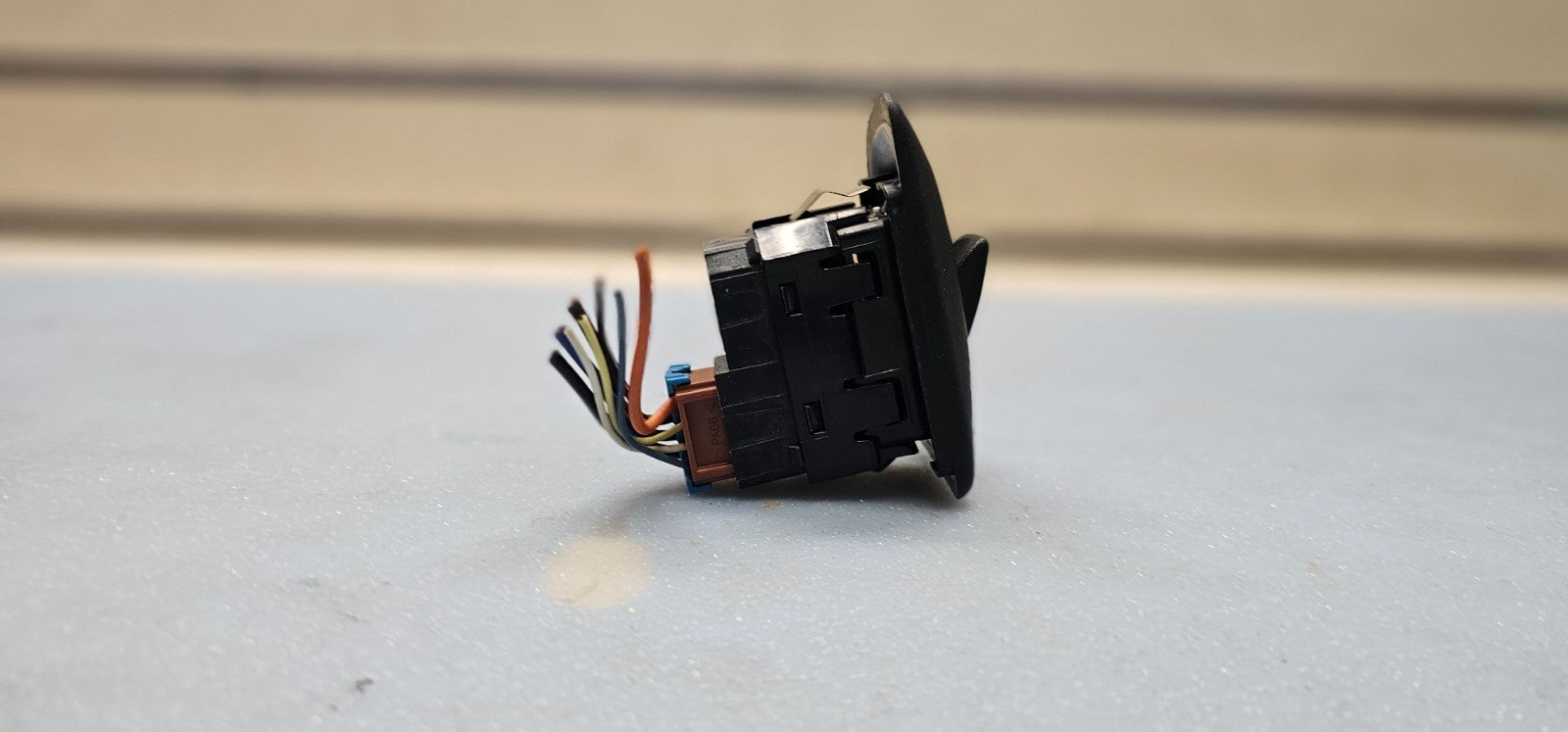🔥03-06 Silverado Tahoe Suburban Yukon Sierra Left Rear Window Door Switch Black