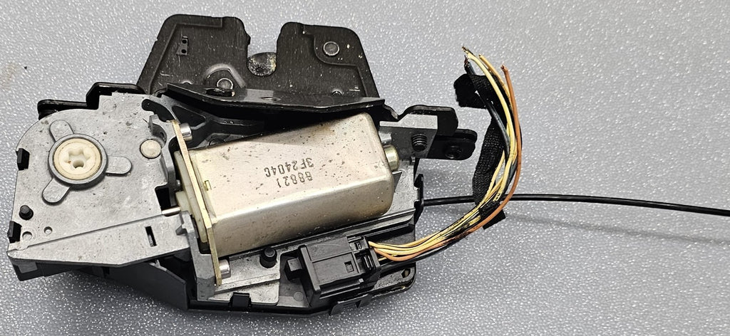 🔥00-06 BMW E53 X5 REAR UPPER LIFTGATE HATCH GLASS LID LOCK LATCH ACTUATOR OEM