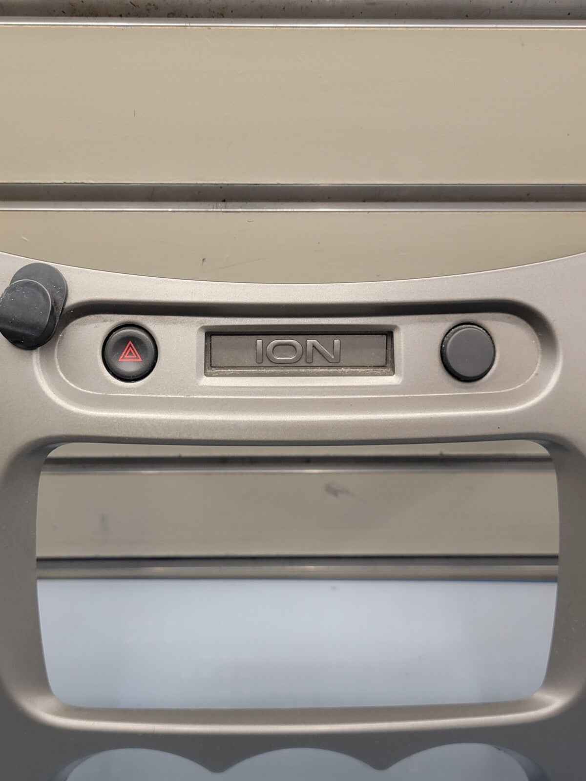 🔥2003-2007 Saturn Ion Radio AC Climate Control Bezel Assembly Vents silver