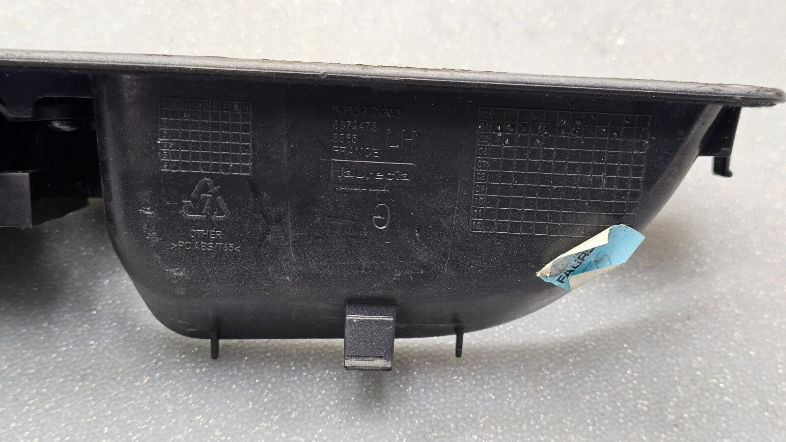 04-10 Volvo S40 V50 Front Left Driver Door Master Power Window Pull Switch Gray
