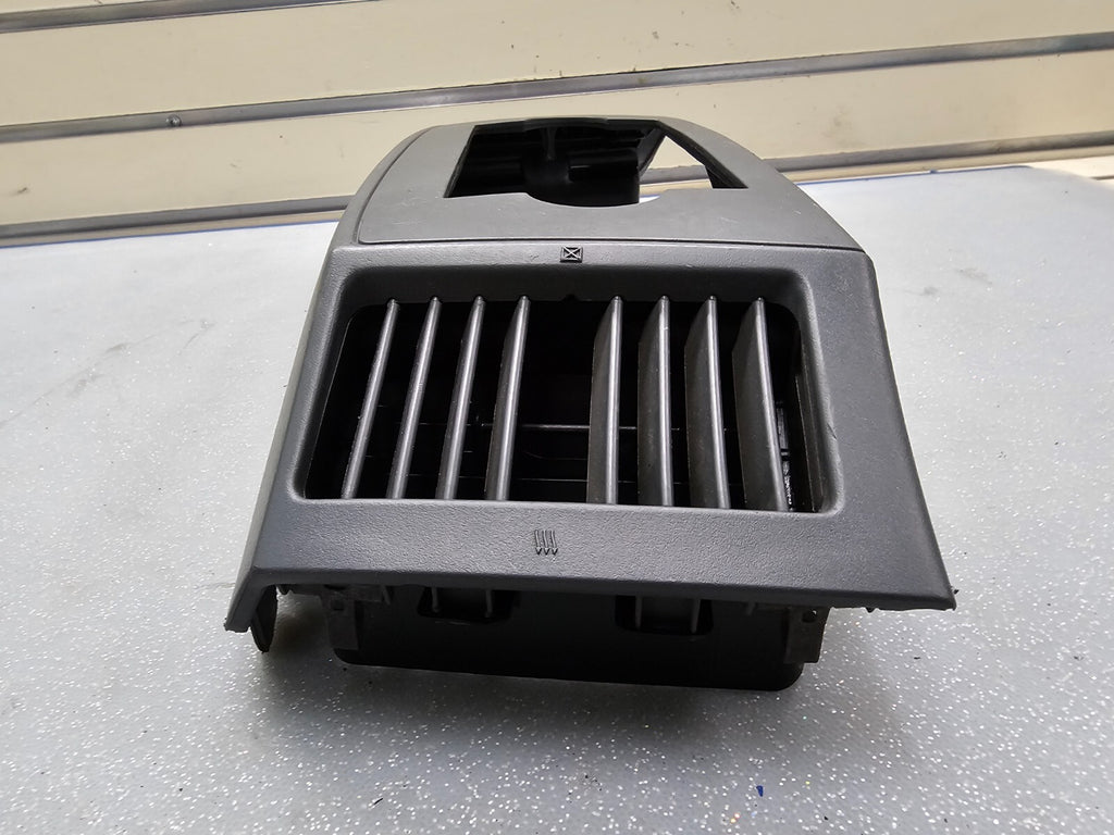 05-07 Jeep Grand Cherokee Center Radio Dash Bezel Trim Panel Surround Balck B30
