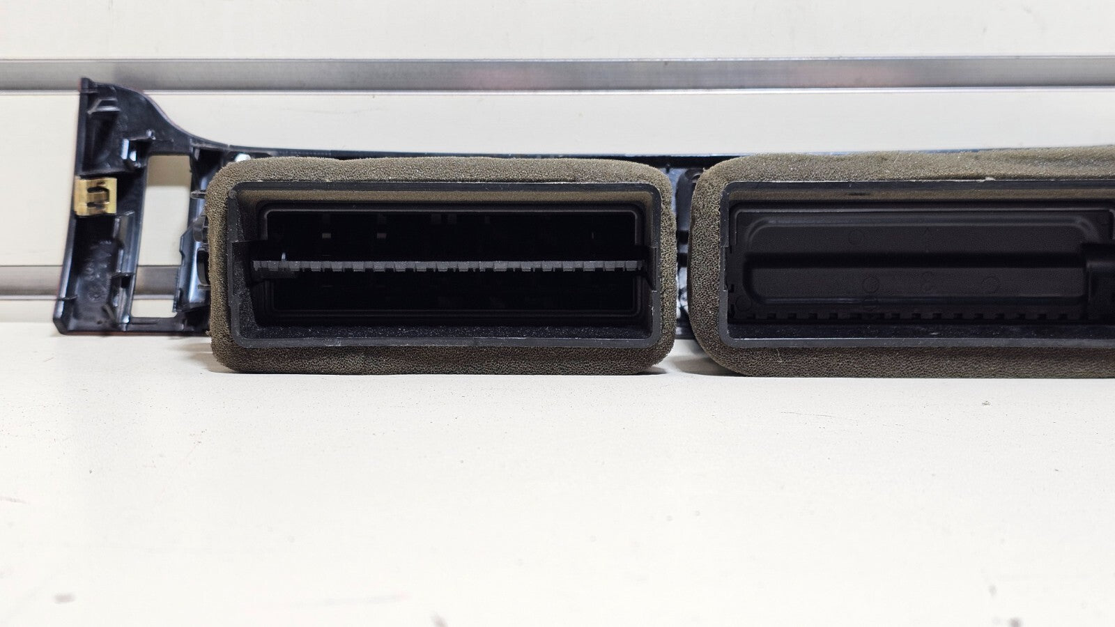 🔥07-13 Suburban TAHOE YUKON Dash Radio Bezel Trim RIGHT Panel w/ Vent WOOD B36