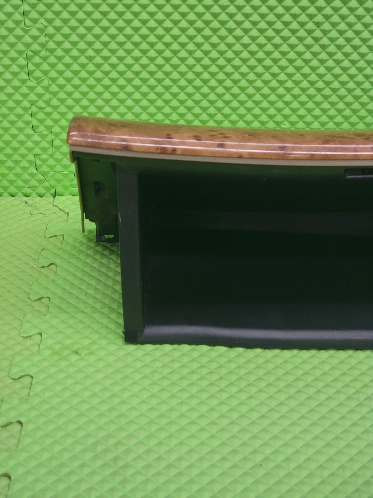 03-07 Honda ACCORD Dash GLOVE BOX Storage Compartment Beige TAN/woodgrain G31