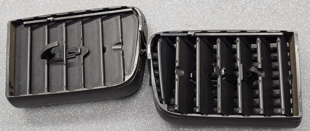 02-05 Dodge RAM CENTER DASH LEFT/RIGHT Heater Air Vents Filter Conditioner Pair