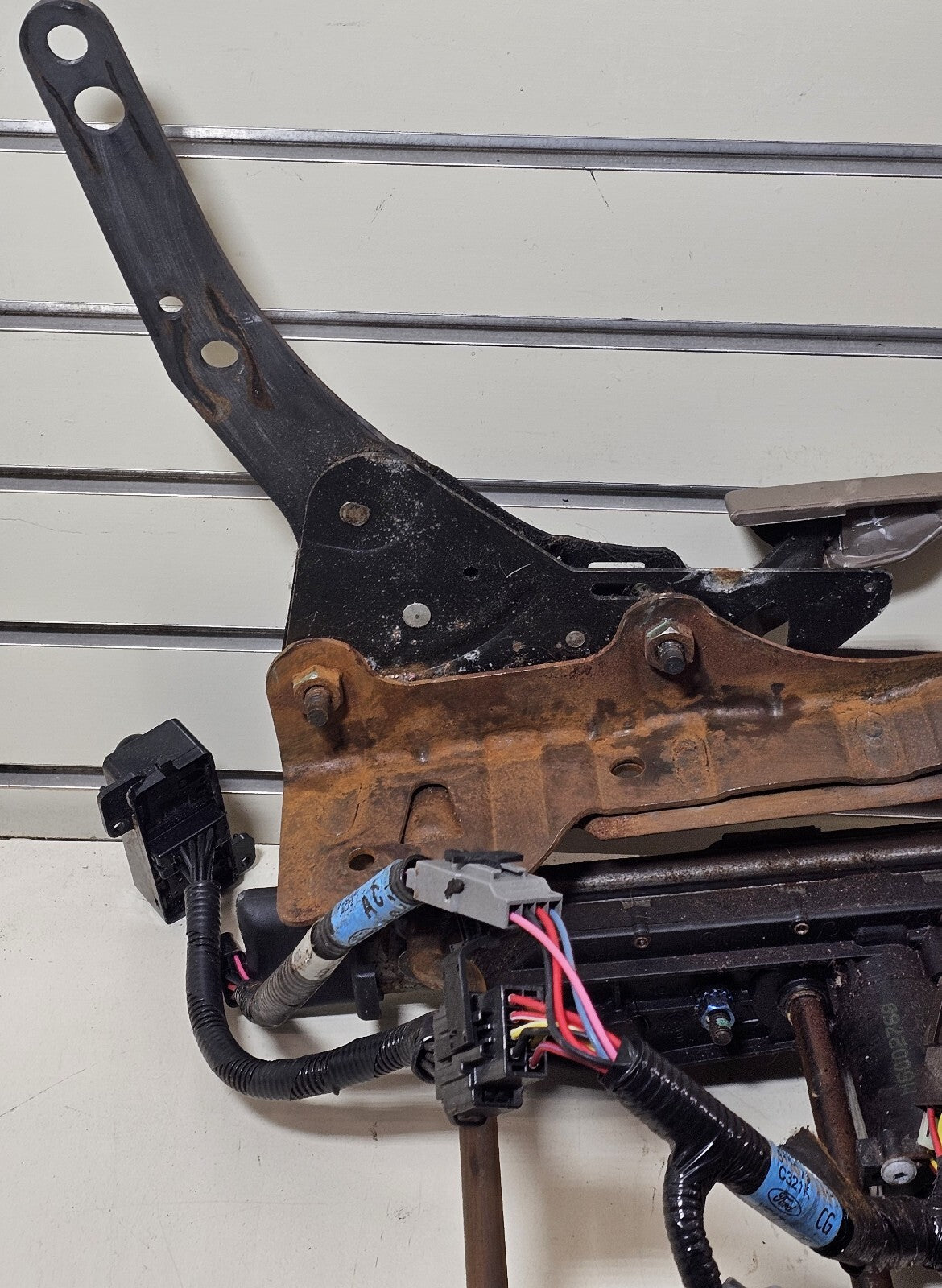🔥00-07 Ford Taurus 02-05 Mercury Sable Left Driver Powered Seat Track Assembly