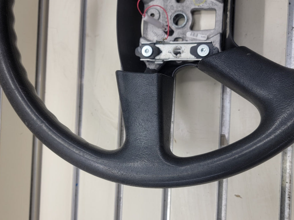 🔥03-06 SILVERADO SIERRA YUKON TAHOE SUBURBAN STEERING WHEEL LEATHER BLACK