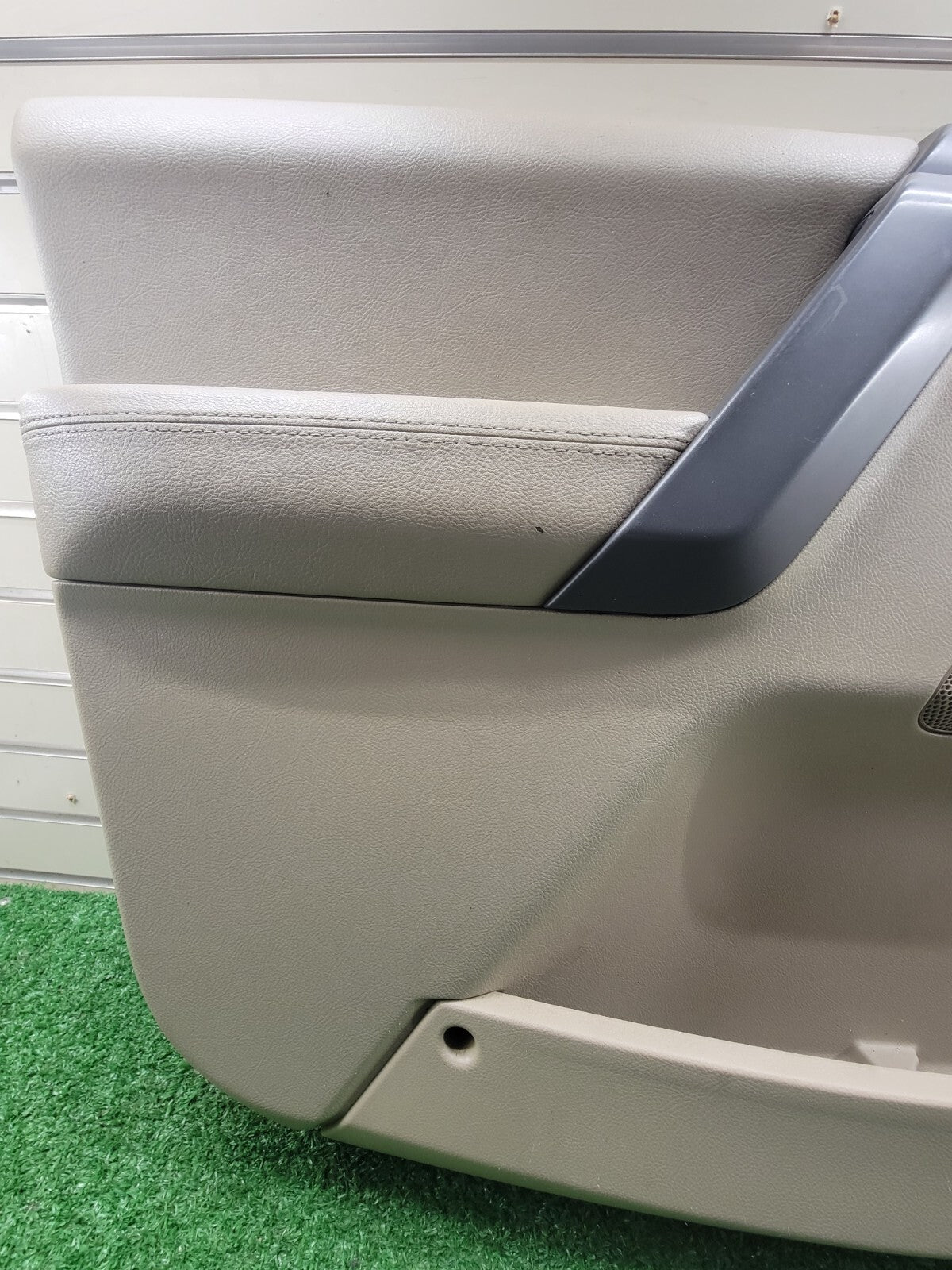 🔥08-15 Land Rover LR2 Front Door Interior Trim Panel Left Driver Side Tan OEM