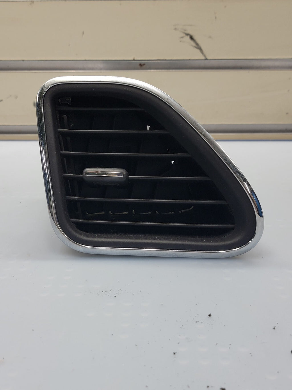 2011 - 2014 CHRYSLER 200 AC HEATER AIR VENT GRILLE DASHBOARD DRIVER LEFT LH