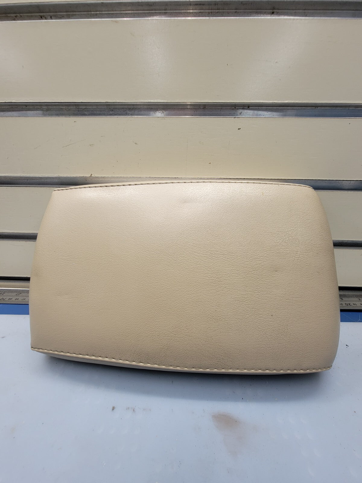 🔥2004-2006 Nissan Maxima Center Console Armrest Cover Lid Assembly TAN