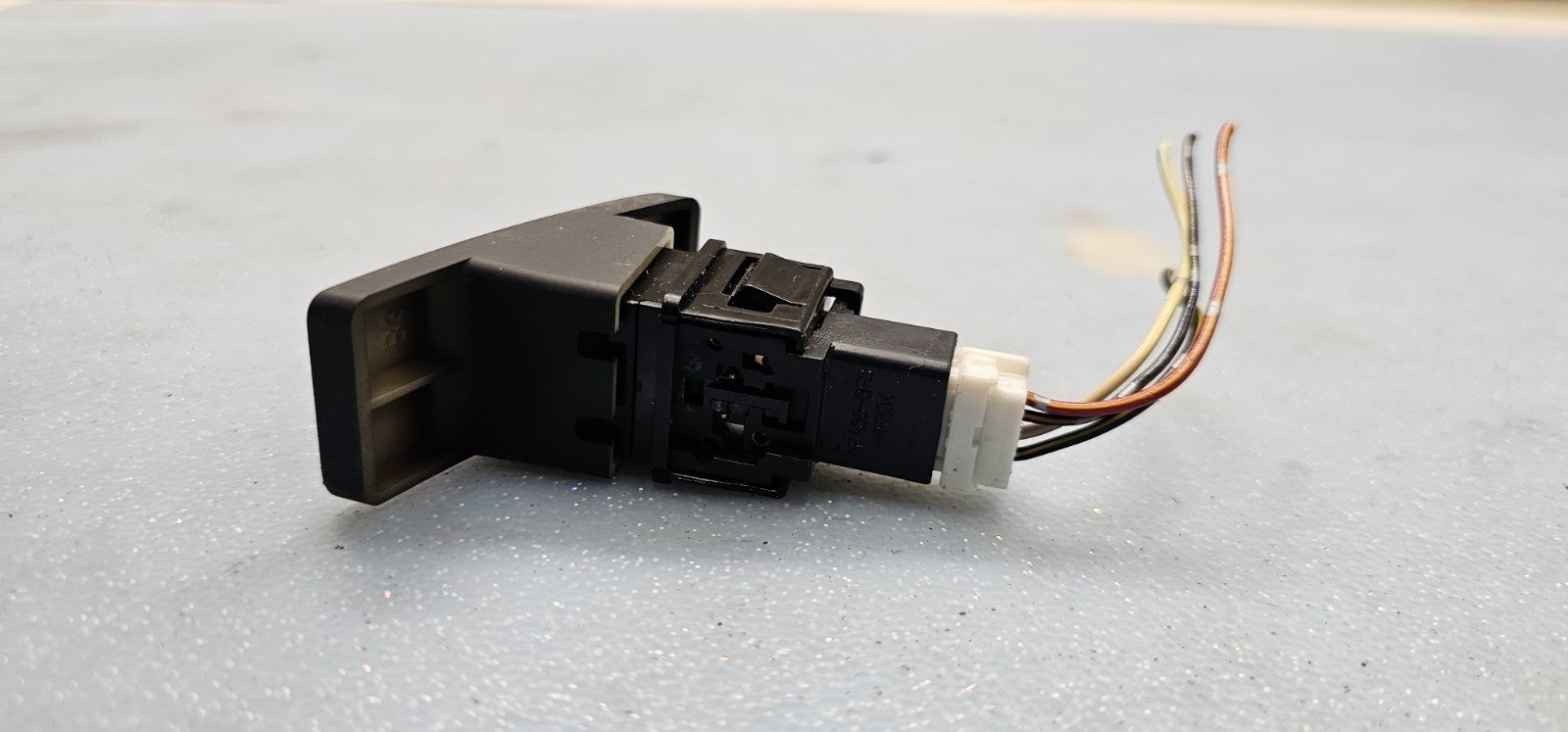 🔥12-15 Kia Rio Hazard Warning Light Control Switch Button Assembly Black