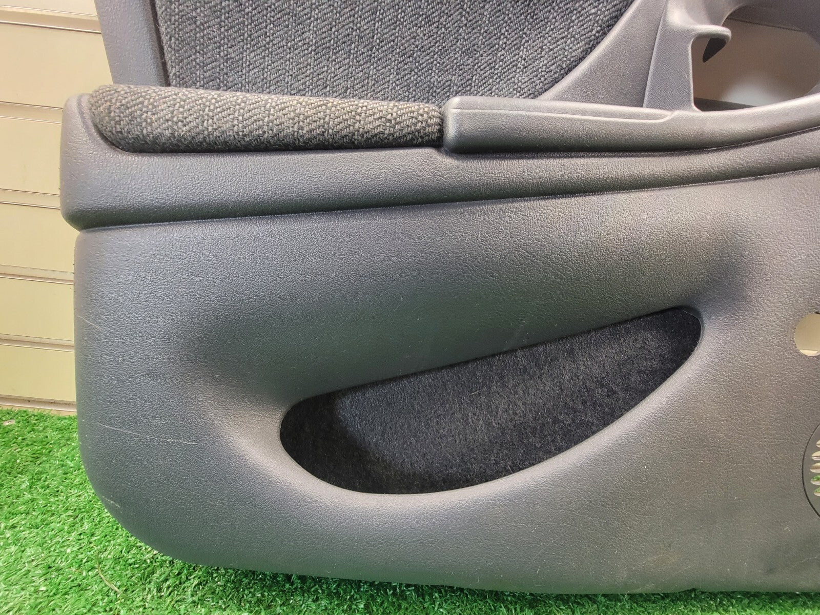 🔥2001-2005 Chevrolet Cavalier 4dr Sedan LH Front Power Door Panel Dark Gray