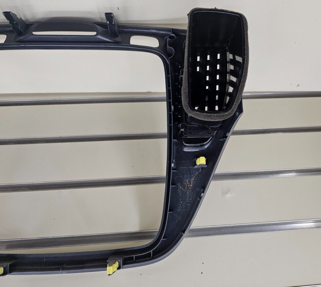 🔥01-07 TOYOTA HIGHLANDER CENTER DASH RADIO CLIMATE TRIM PANEL BEZEL SILVER B66