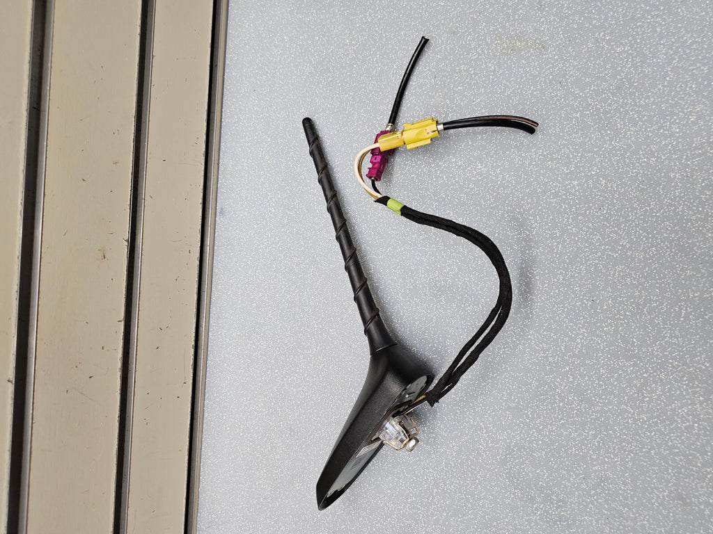 🔥11-17 Chevy Equinox GMC Terrain Roof Mounted Radio Antenna Base Mast Assembly