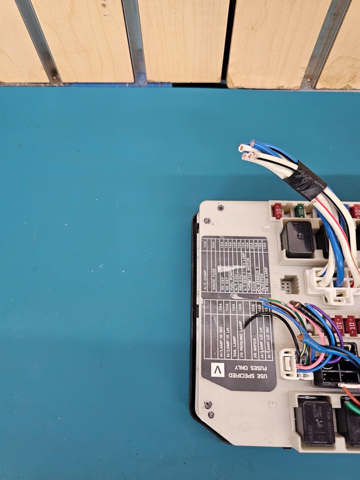 2007-2012 Nissan Sentra Under Hood IPDM Fuse Box Frame Relay Control Module Unit