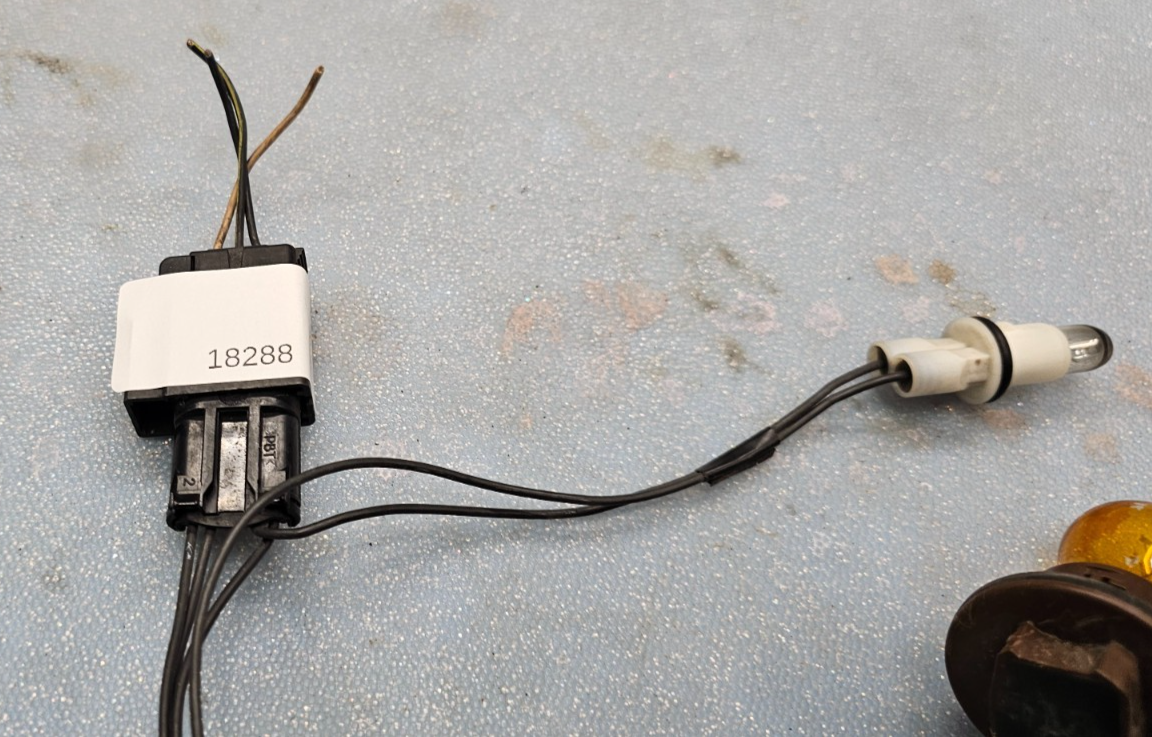 🔥05-07 Chrysler 300 Tail Lamp Wiring Harness Turn Signal Park Bulb Socket OEM