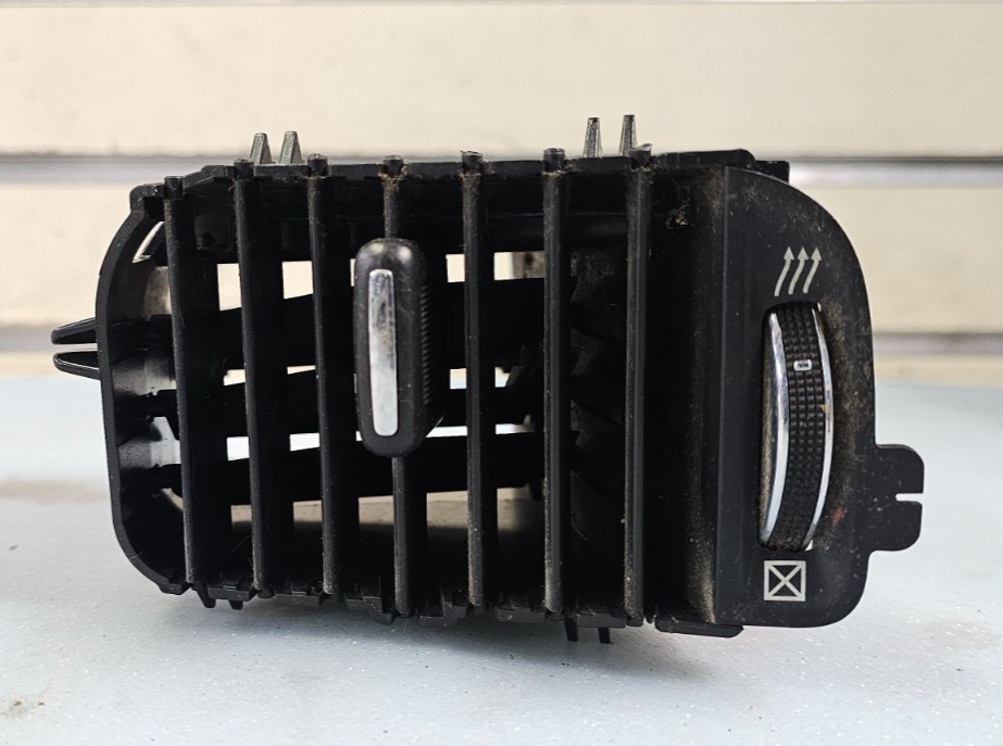 🔥11-23 DODGE CHARGER CENTER DASH RIGHT PASSENGER OUTER AC A/C AIR VENT HEATER