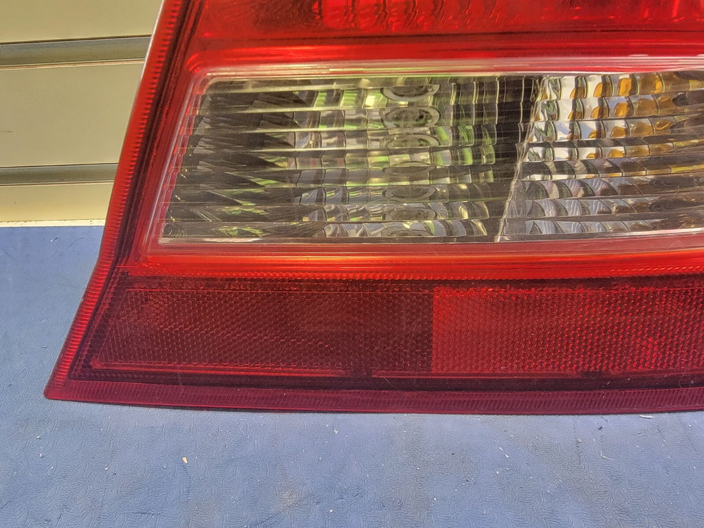 03-05 CHRYSLER SEBRING Driver Right Side Tail Light Lamp Assembly Chrome