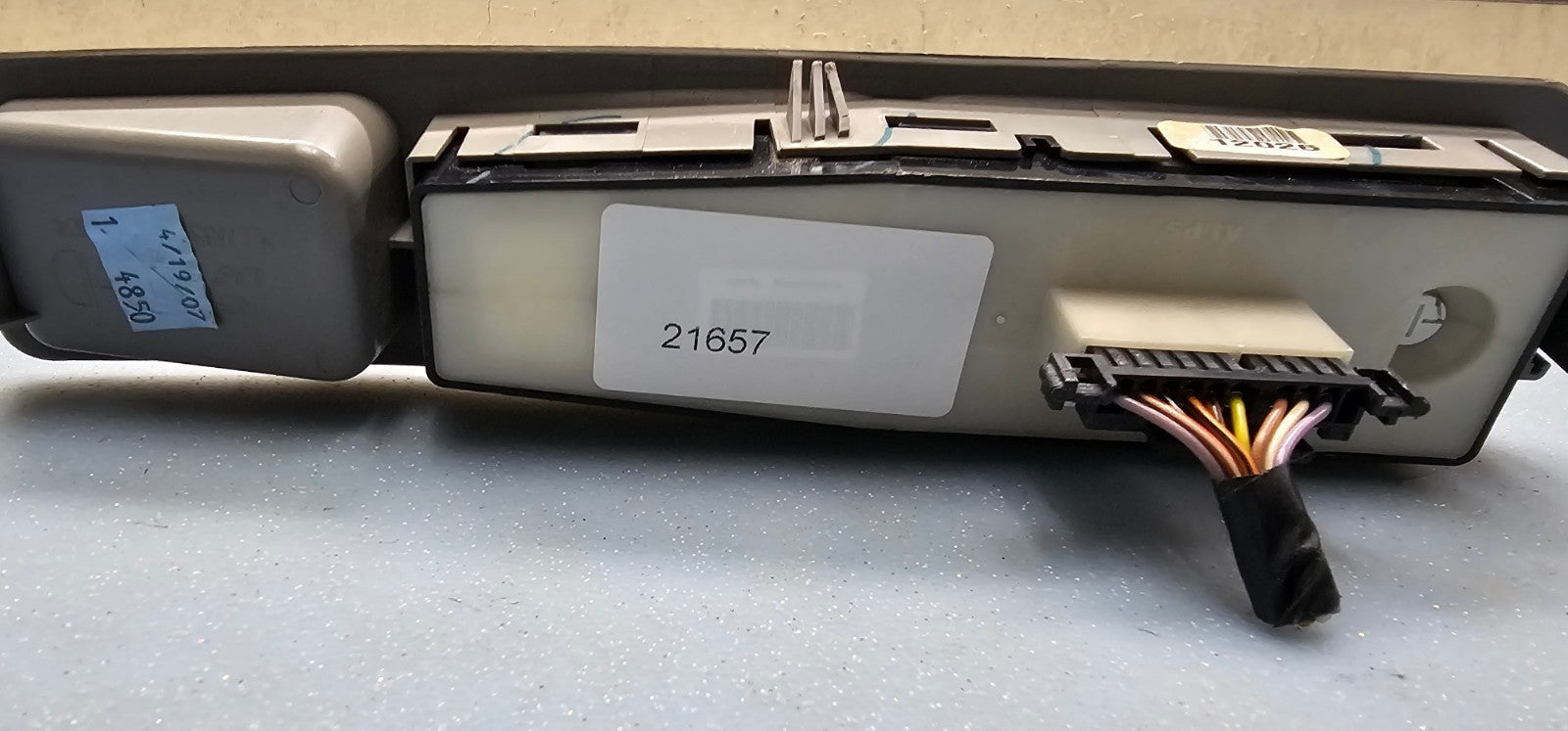 🔥03-07 CADILLAC CTS SRX LEFT Driver Door Master Power Window Switch Gray OEM