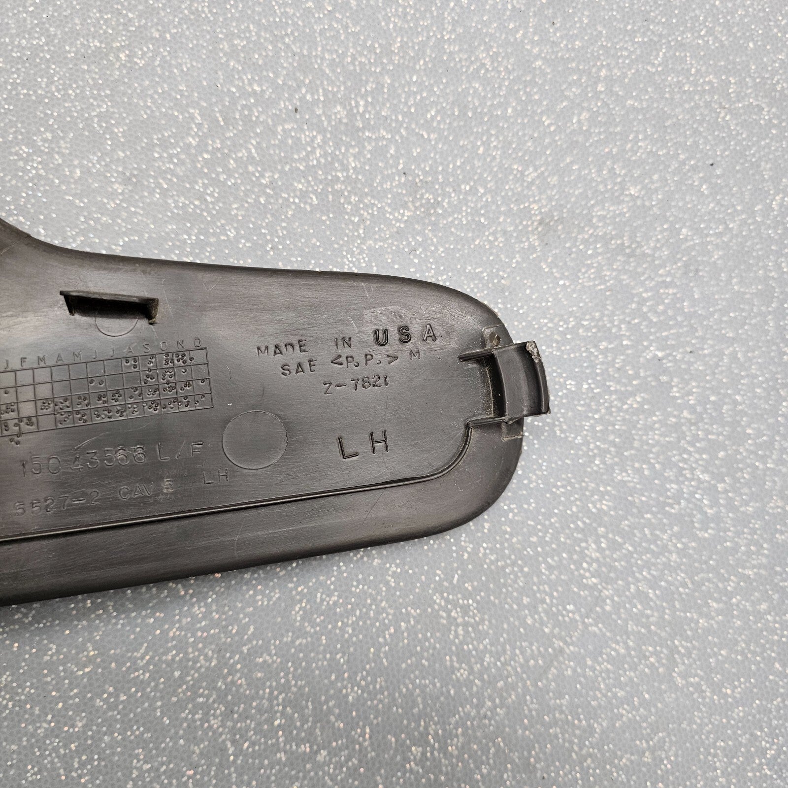 03-06 SILVERADO SIERRA TAHOE LEFT FRONT INTERIOR DOOR PANEL HANDLE COVER PEWTER