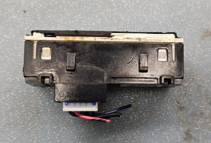 🔥07-12 GMC Acadia OEM passenger safety indicator switch
