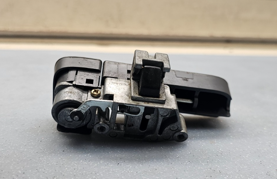 🔥03-08 Pilot Glove Box Latch Lock Release Handle Compartment Assembly DK GRAY