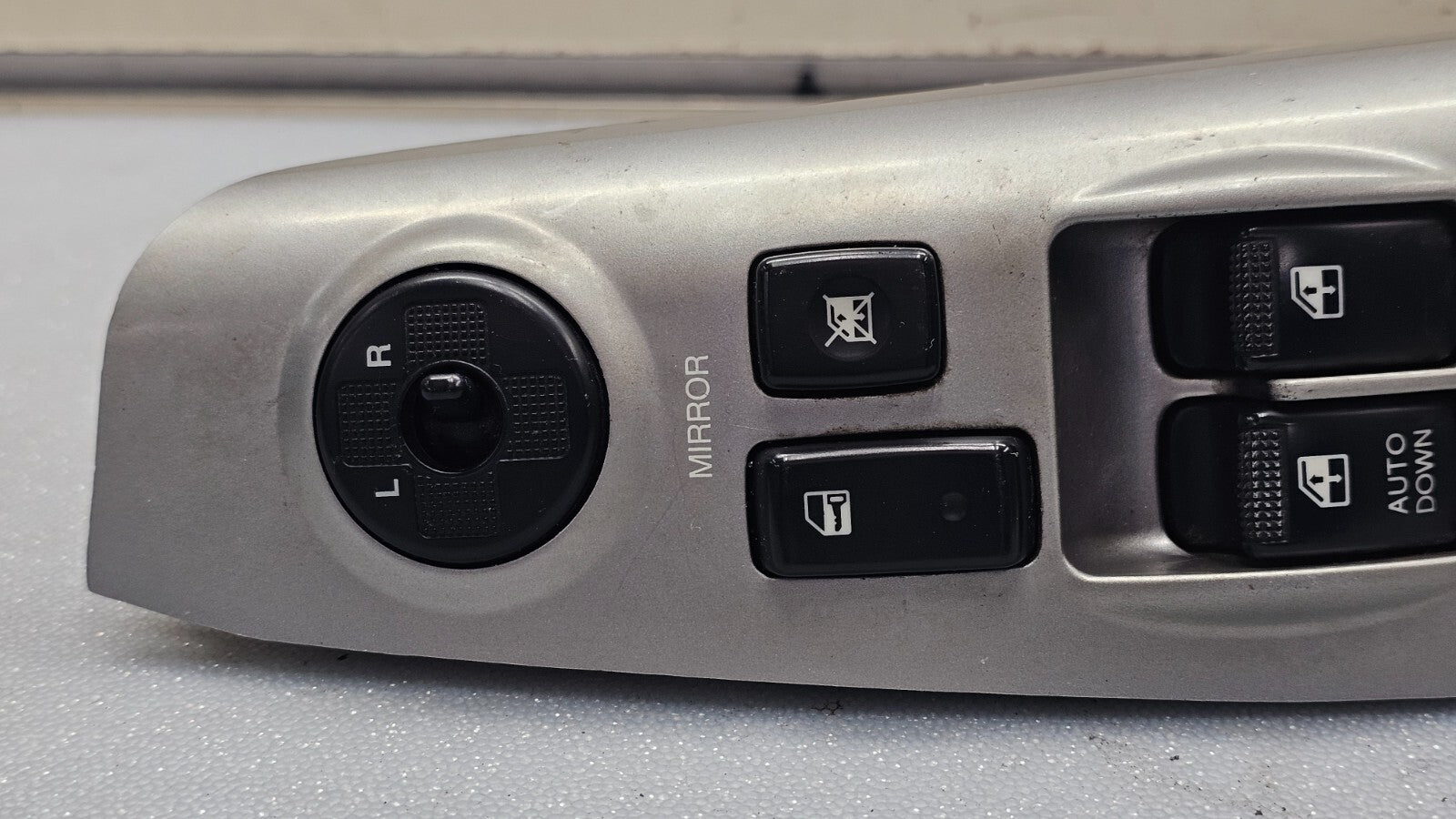 🔥05-10 SPORTAGE LEFT DRIVER MASTER POWER WINDOW SWITCH CONTROL ASSEMBLY SILVER