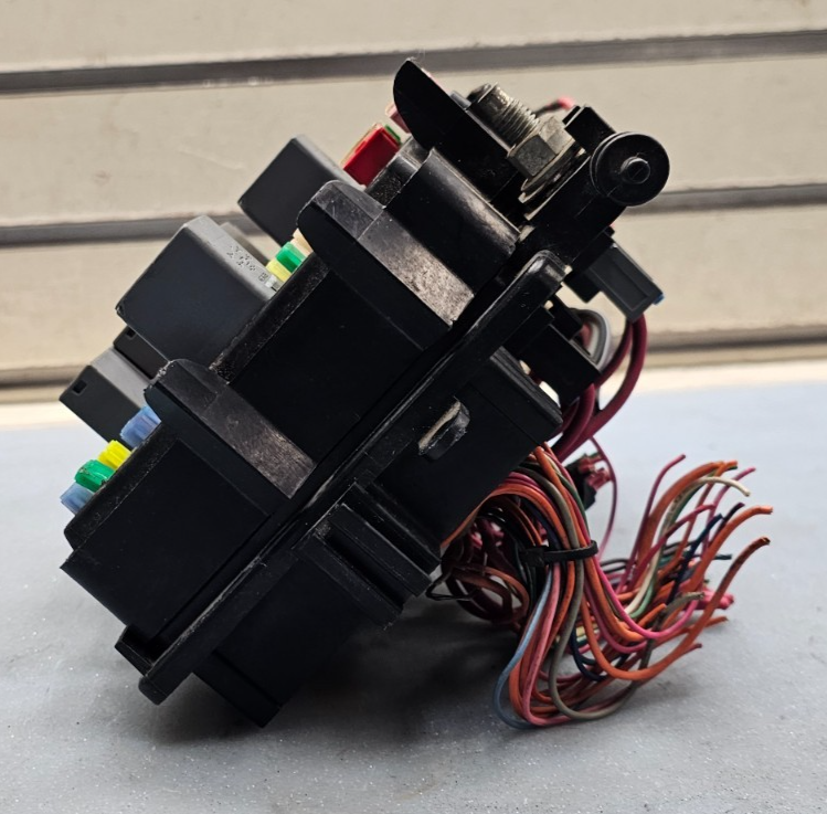 🔥06-07 Chevy Silverado Sierra Power Module Engine Unit Fuse Relay Box Junction