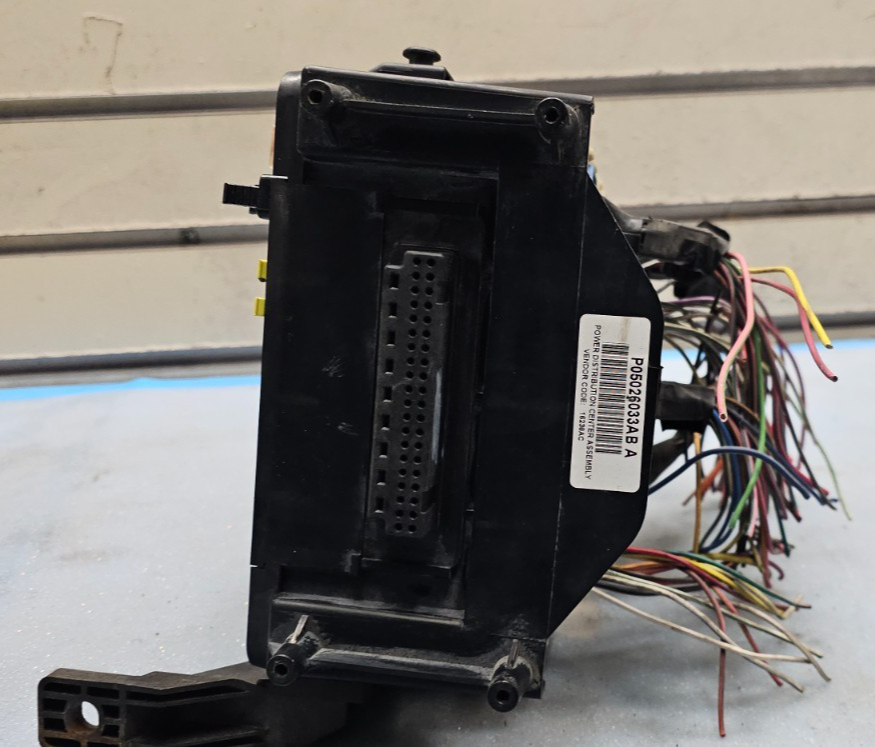 🔥02-05 Dodge Ram Engine TIPM Fuse Box Junction Body Control Distribution Module