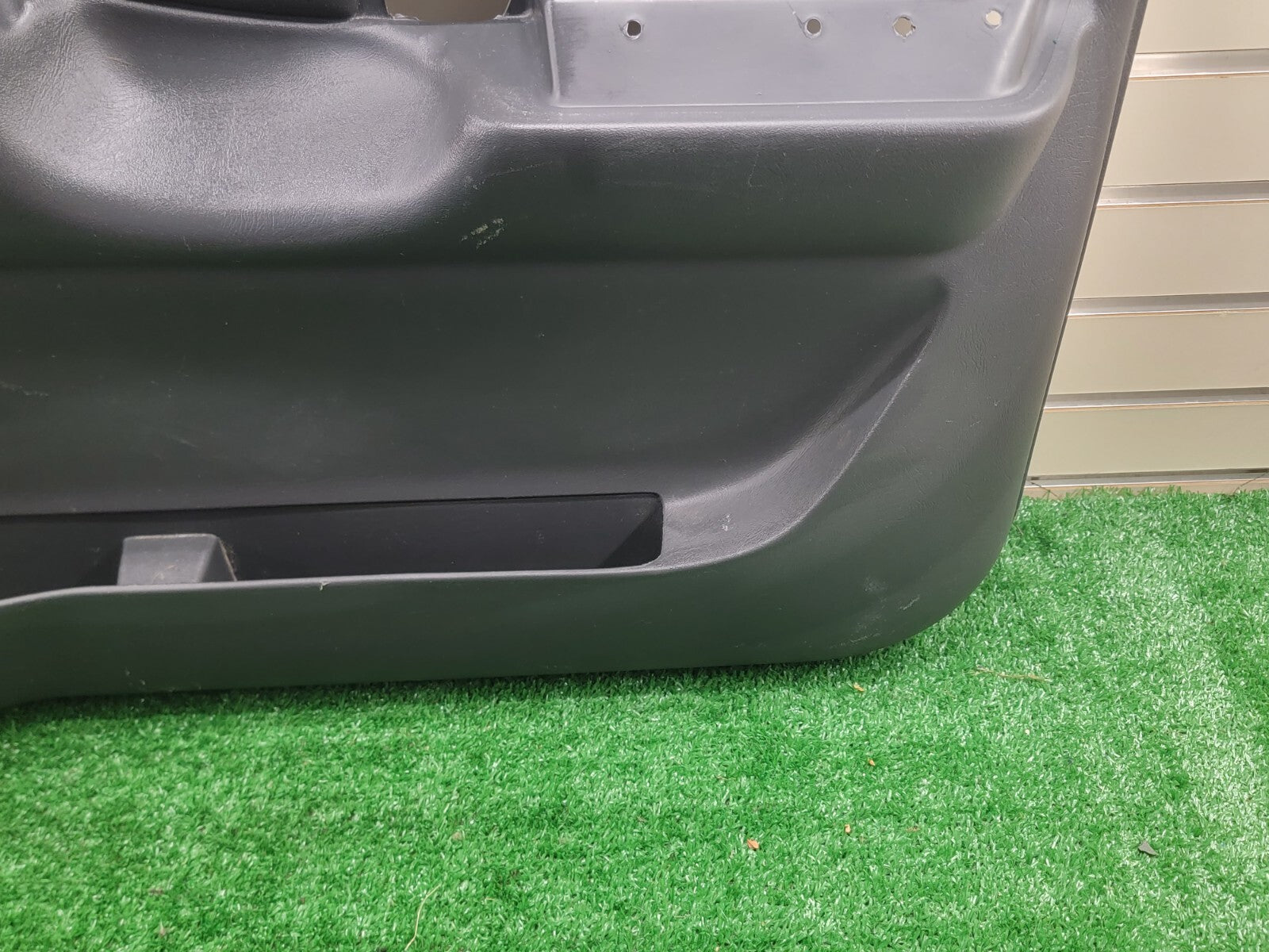 98-04 Chevy Blazer Jimmy GMC Sonoma Front Door Panel right passenger BLACK manua