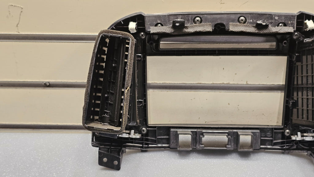 07-12 Santa Fe Dash AM FM Radio Stereo Audio Bezel Climate Trim Panel Black B53